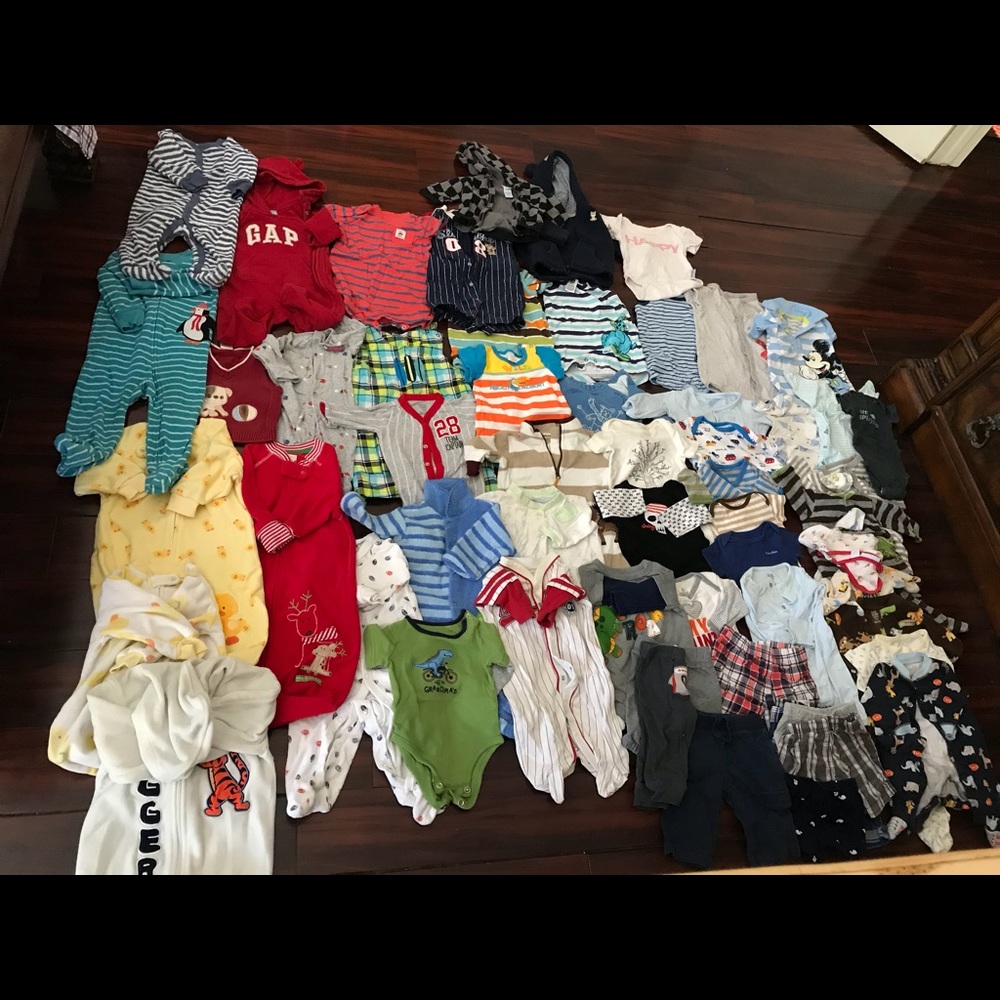 SOLDmixed of 60 pieces baby clothes-gud condition